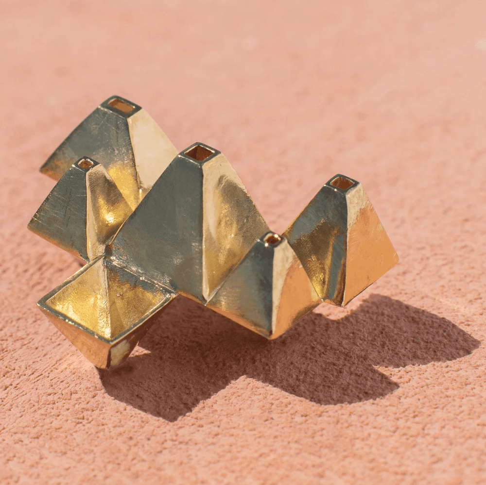 Esquivel _ Casa das Histórias Brooch - GRAUo Cerâmica.png
