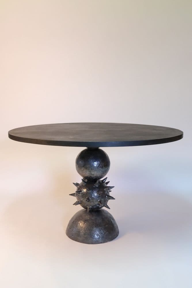 The Júpiter table (1) by Alan Louis©Alan Louis studio - Fanny Leselbaum.jpg