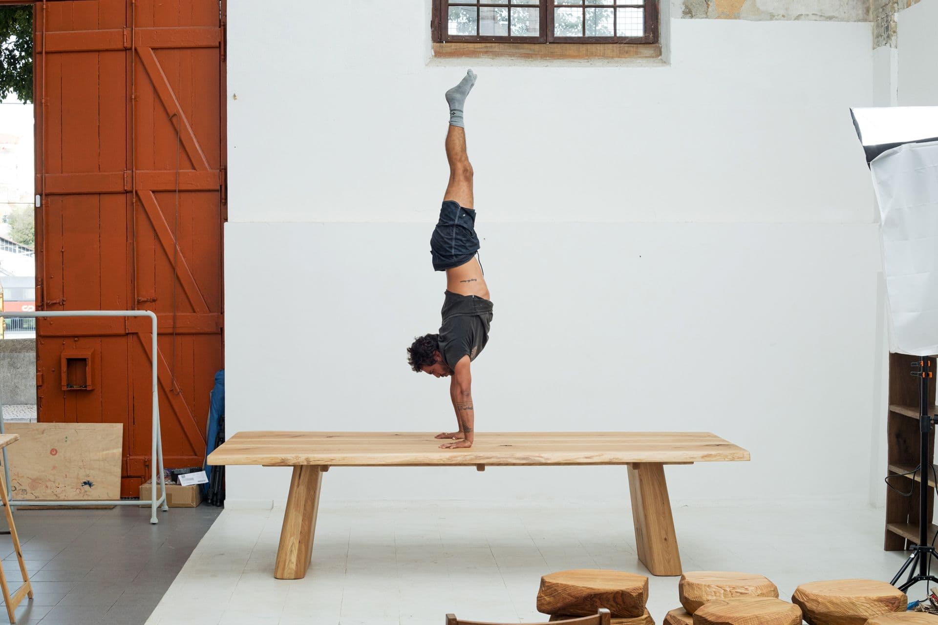 01_TiagoMoura_Diningtable_PhotobyLukeDawson - Tiago Moura.jpg